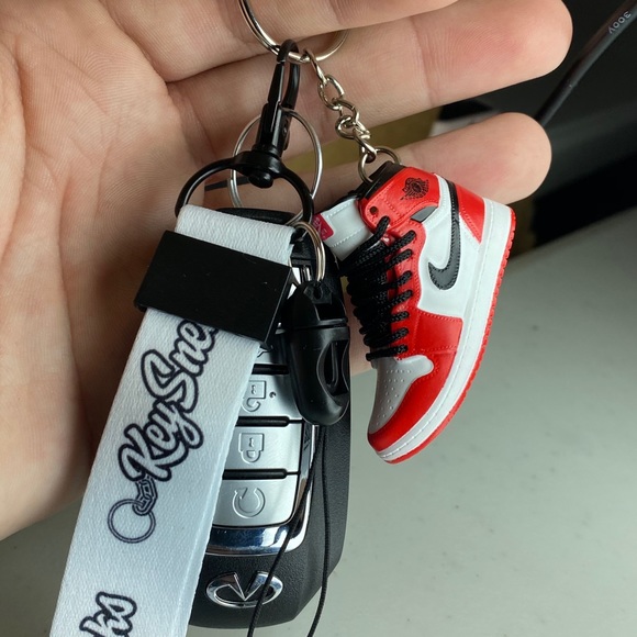 Keychain sneakers 3D - Picture 2 of 15